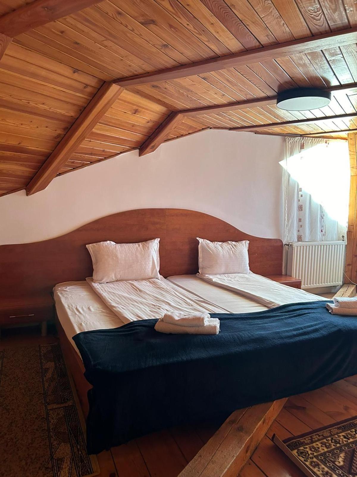 Ambra Room'S Brașov Exterior foto