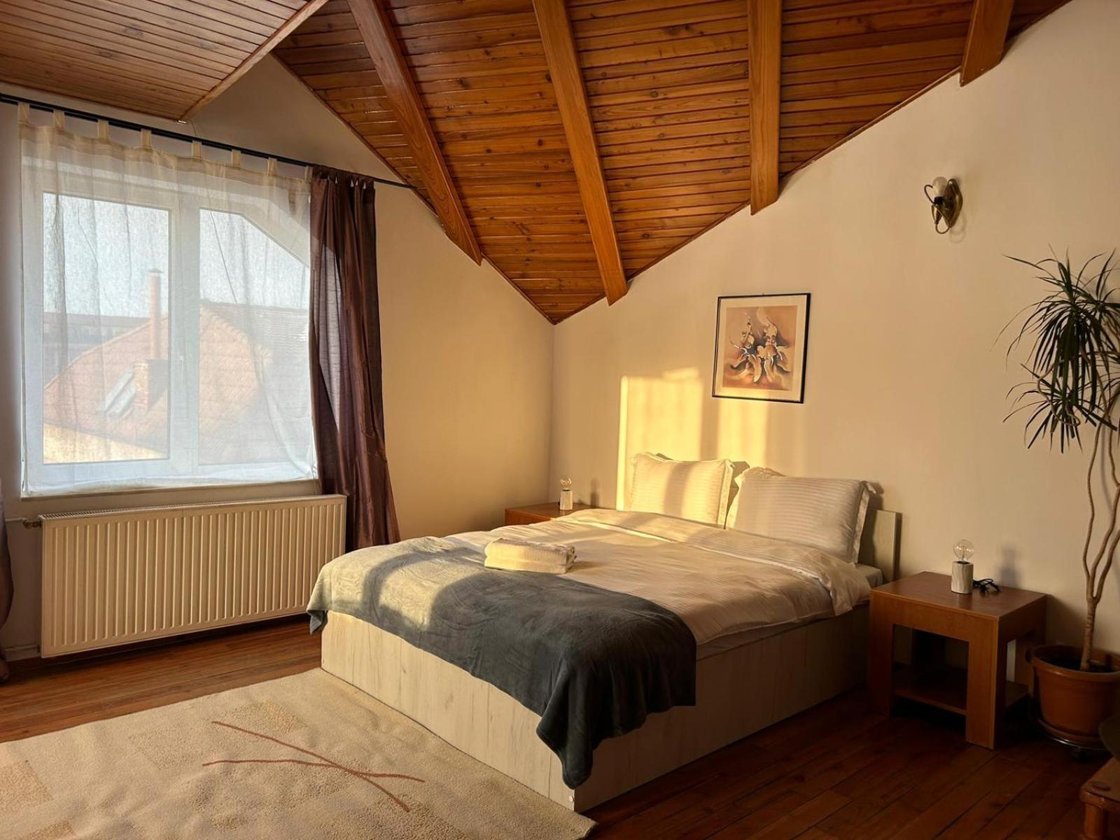 Ambra Room'S Brașov Exterior foto